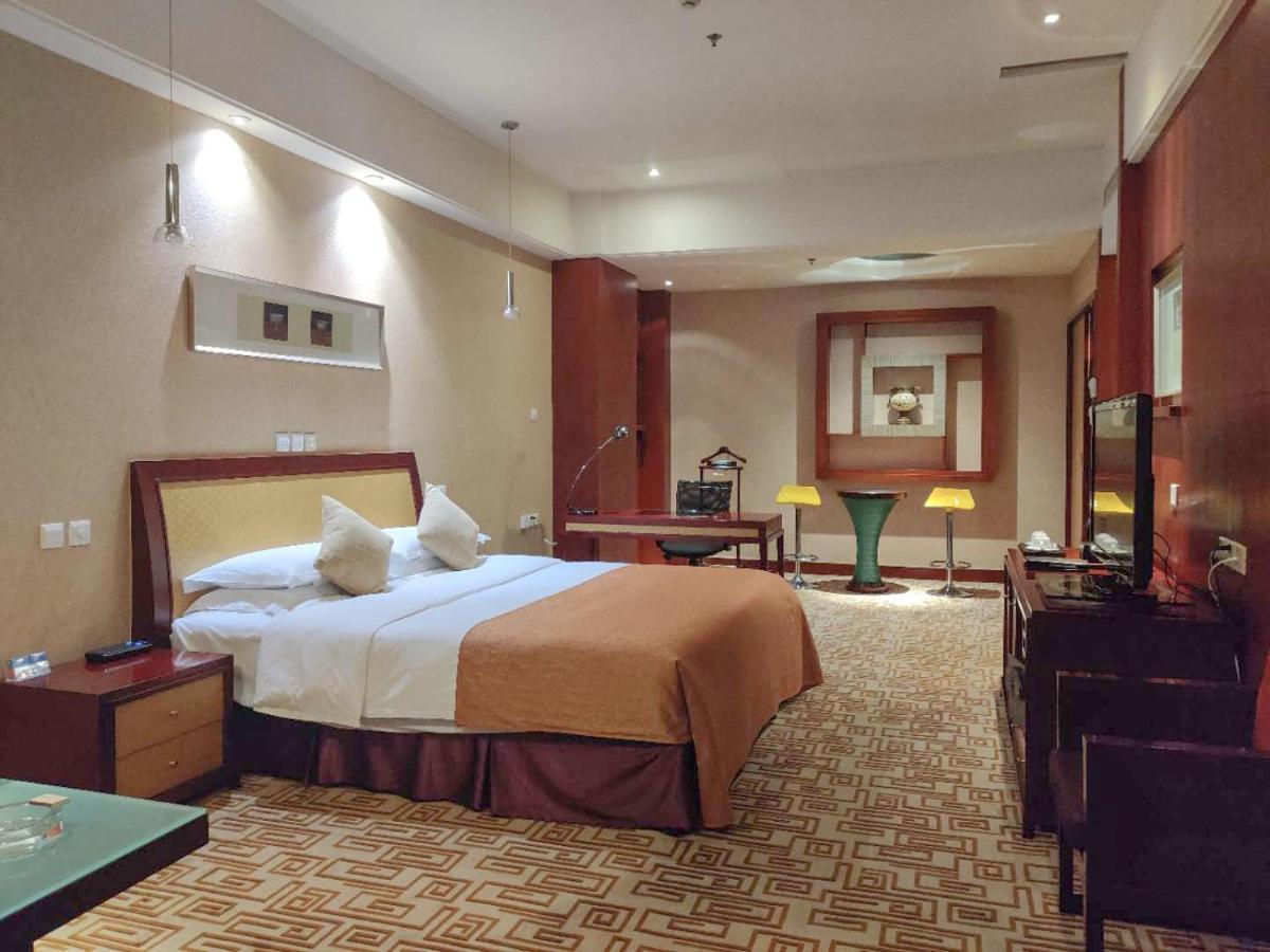 Empark Grand Hotel Kunming Dış mekan fotoğraf
